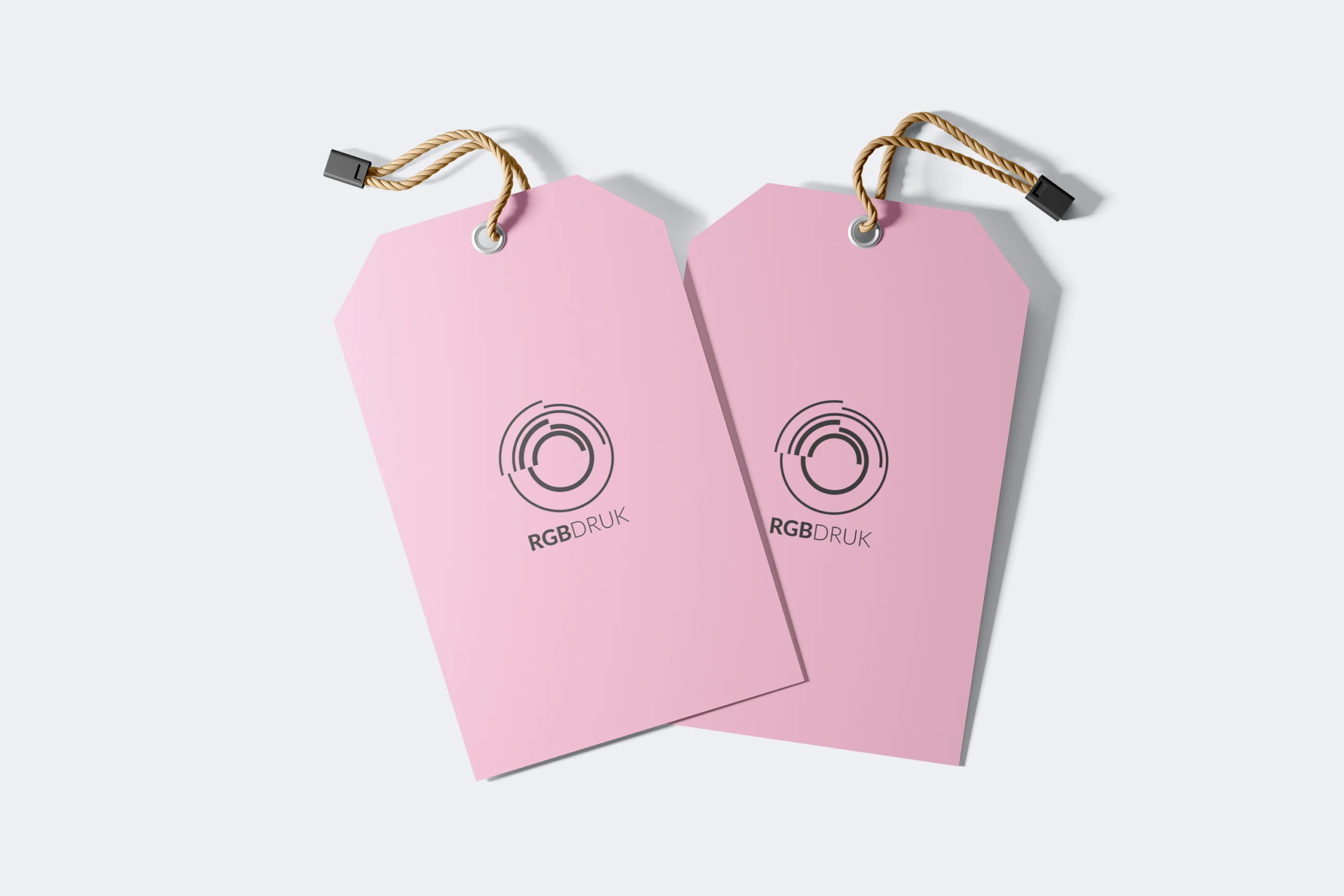 Metki syntetyczne sztancowane